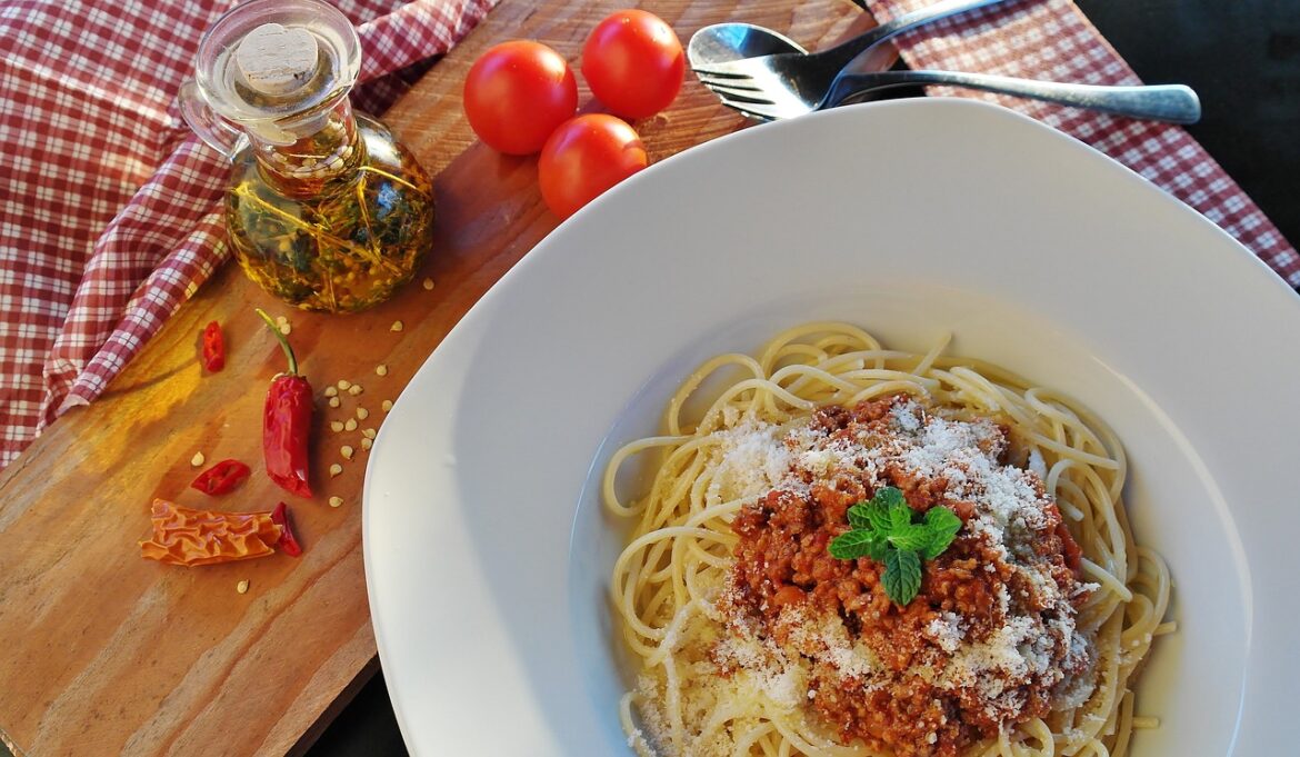 recept kottfarssas spagetti